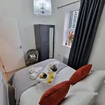 4 Rental Apartments -Local -Contractors- London