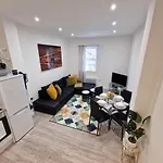 4 Rental Apartments -Local -Contractors- London