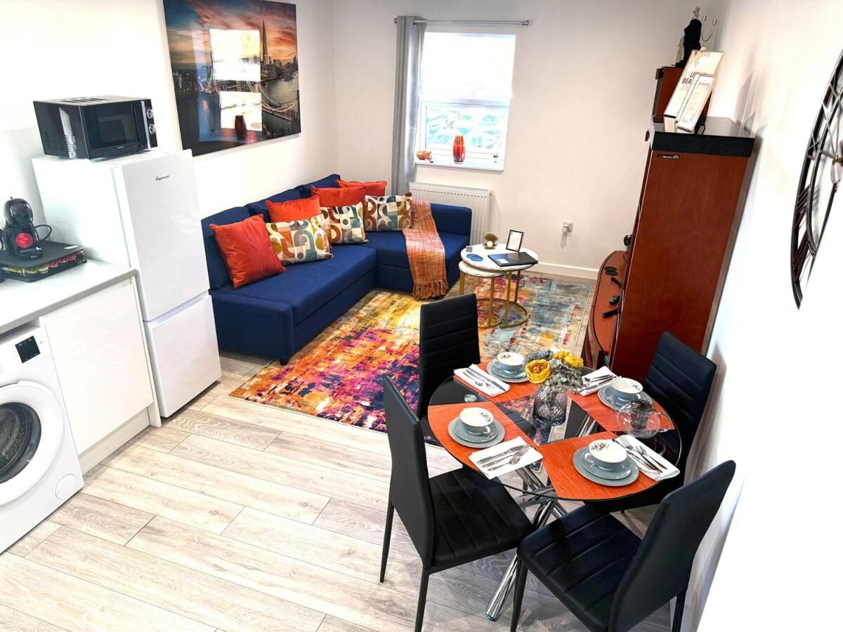 Apartment 4 -local -contractors- London