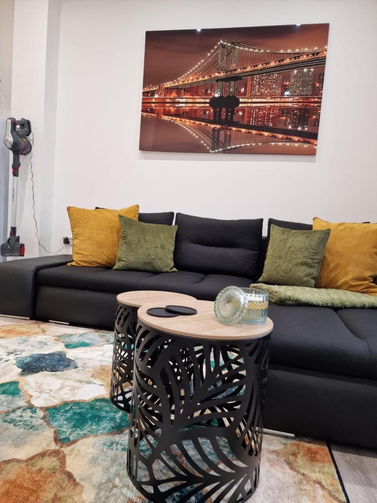 4 -local -contractors- London * Watford (Hertfordshire)