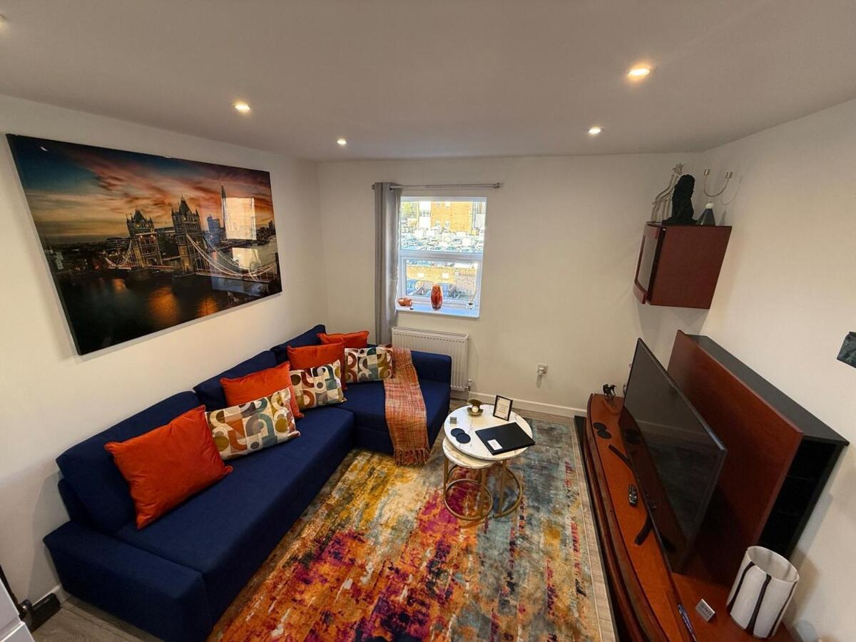 4 -local -contractors- London Apartment Watford (Hertfordshire)